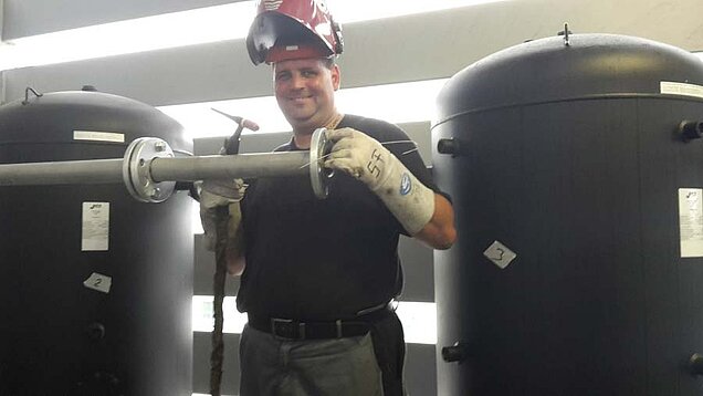 Steffen Fitzel bei Montagearbeiten mit Dreams of Steel aus Fichtenberg - Landkreis Schwäbisch Hall (Nähe Stuttgart)